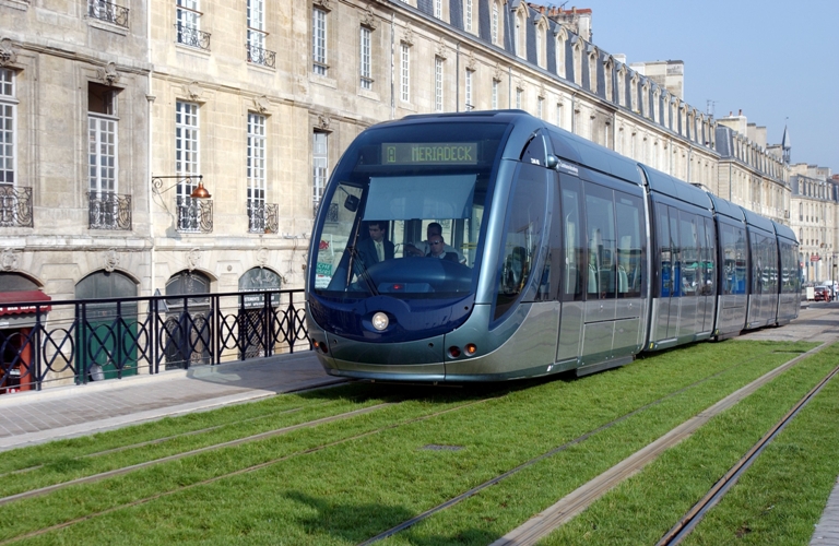 felsovezetek_nelkul_citadis_bordeaux_02